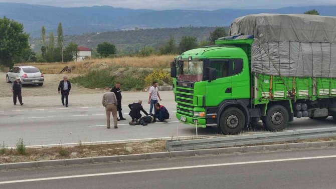 D100’de Kamyonun Çatptığı Yaşlı Adam Ağır Yaralandı