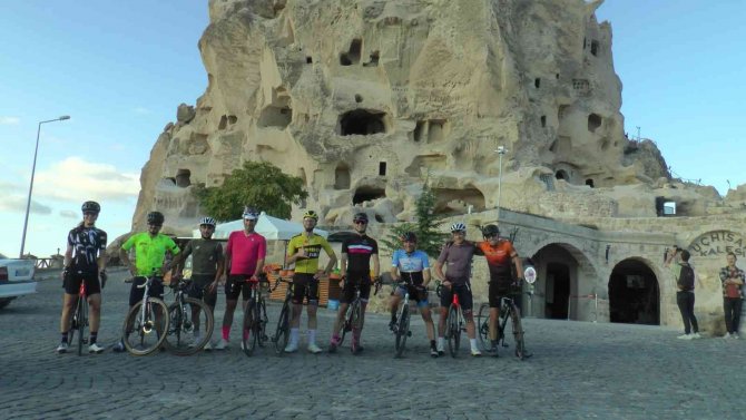 Bisikletseverler Kapadokya’da Pedal Çevirdiler