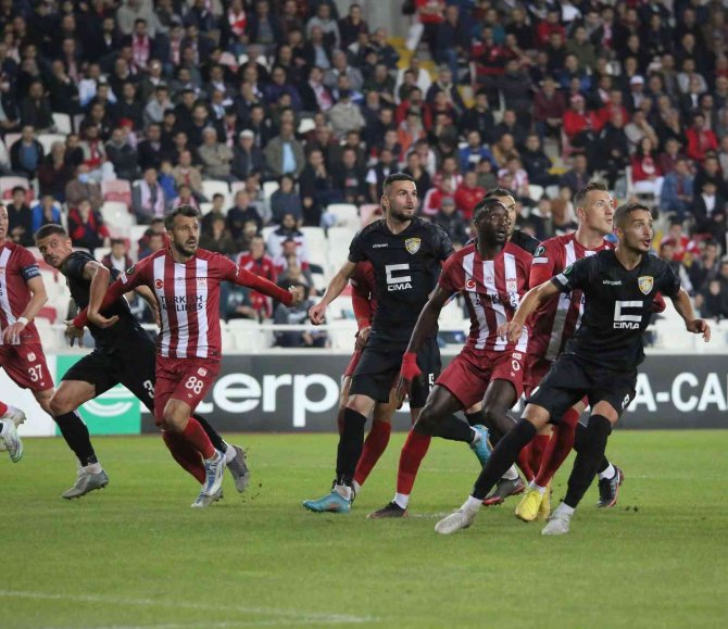 Uefa Avrupa Konferans: Sivasspor: 1 - Ballkani: 2 (İ̇lk Yarı)