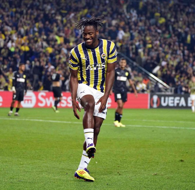 Uefa Avrupa Ligi: Fenerbahçe: 1 - Aek Larnaca: 0 (İ̇lk Yarı)