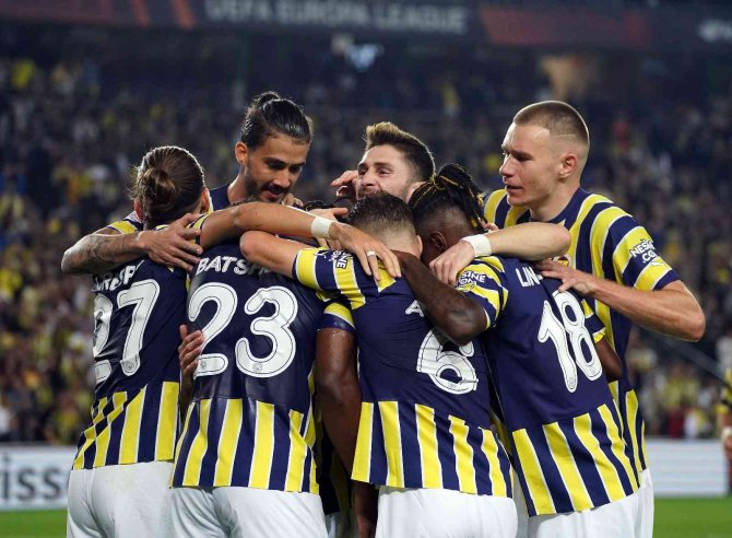 Uefa Avrupa Ligi: Fenerbahçe: 1 - Aek Larnaca: 0 (İ̇lk Yarı)