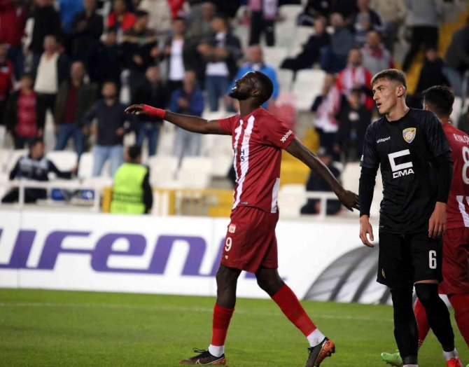 Uefa Konferans Ligi: Sivasspor: 3 - Ballkani: 4 (Maç Sonucu)