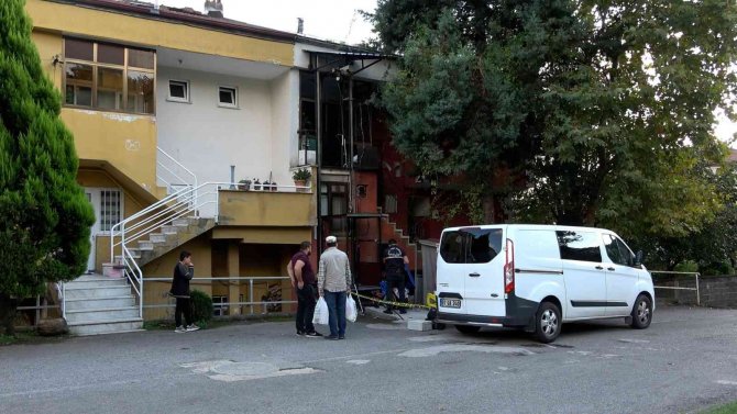 Engelli Sandalyesi İle Asansörden Düşen Yaşlı Adam Hayatını Kaybetti
