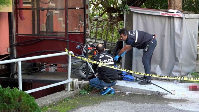Engelli Sandalyesi İle Asansörden Düşen Yaşlı Adam Hayatını Kaybetti