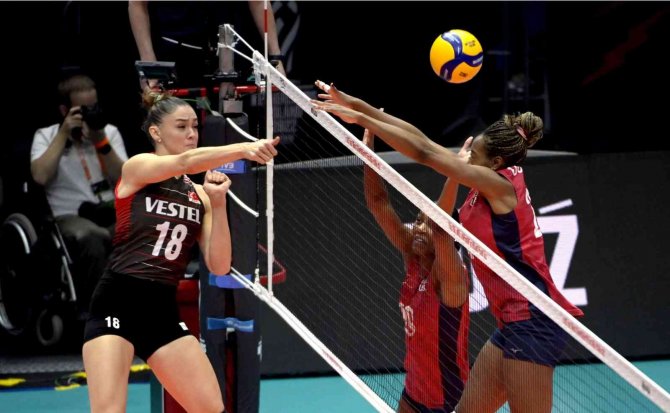 Fıvb Dünya Şampiyonası: Abd: 3 - Türkiye: 1