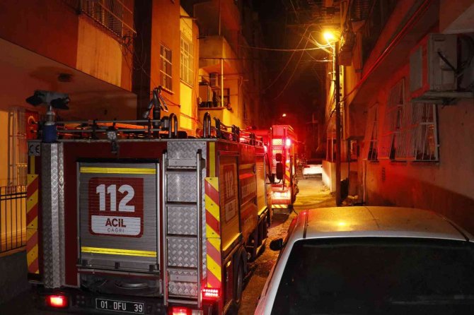 Oturduğu Binanın Merdivenlerini Yakan Kişi Operasyonla Yakalandı