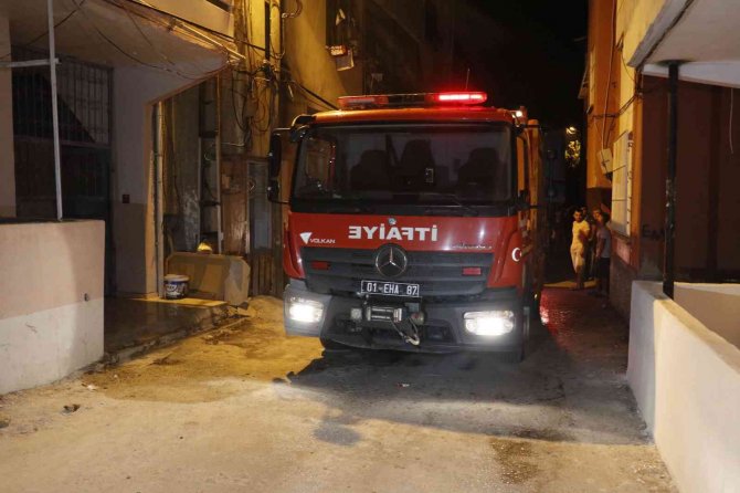 Oturduğu Binanın Merdivenlerini Yakan Kişi Operasyonla Yakalandı