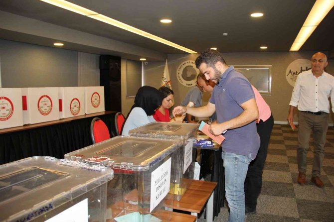 Atb’de Mevcut Başkan Ali Çandır, Güven Tazeledi