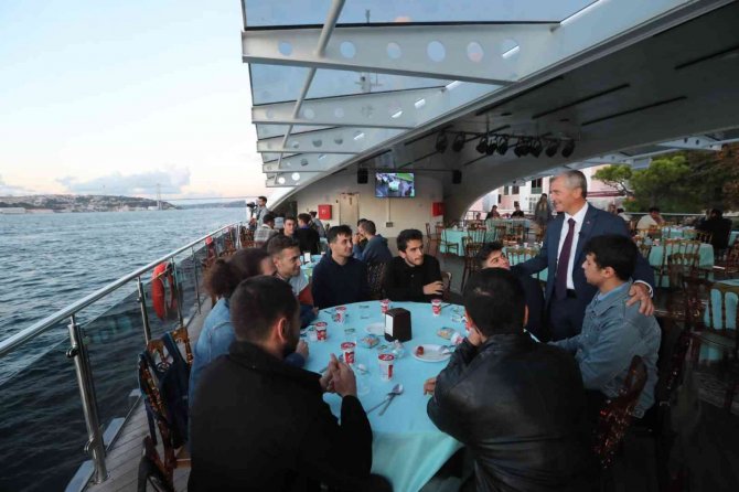 Başkan Tahmazoğlu İ̇stanbul’da Ve Ankara’da Şahinbeyli Öğrencilerle Bir Araya Geldi