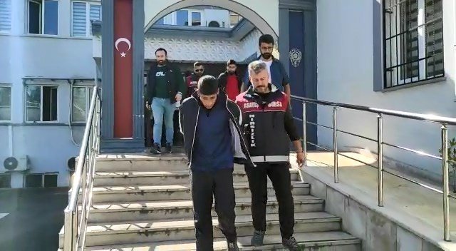 Hırsızlar Önce Yatırlara Dua Etti, Daha Sonra Muslukları Çaldı