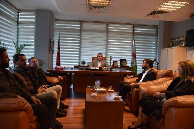 Bursaspor Eski Yönetim Lideri Adanur 16,5 Milyon Lirayı Bağışladı