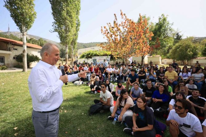 Başkan Zolan Gençlerle Buluştu