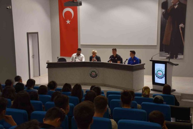 Amatör Sporun Öğrencilerin Gelişimindeki Rolü Dostek’te Konuşuldu