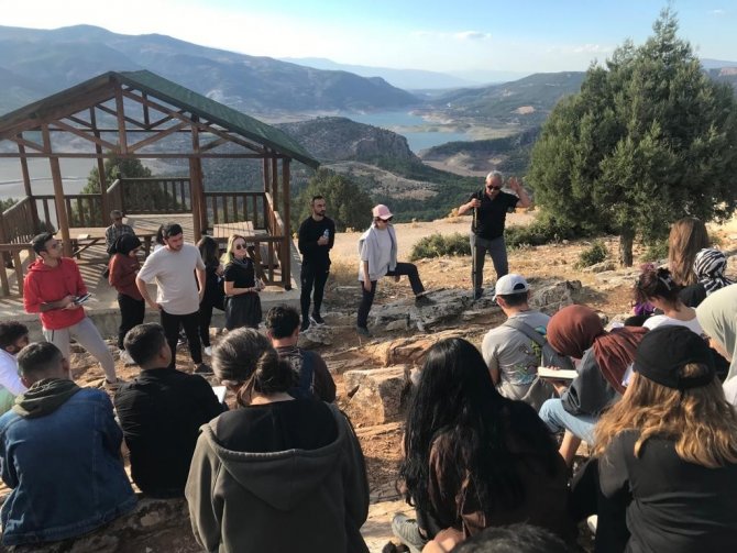 Coğrafya Öğrencileri Kale’de Arazi Çalışması Gerçekleştirdi