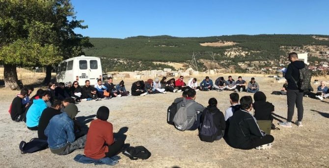 Coğrafya Öğrencileri Kale’de Arazi Çalışması Gerçekleştirdi