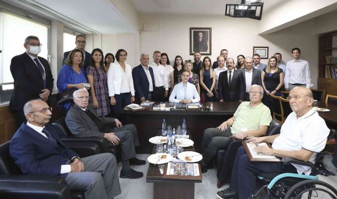 Deü’den Bilim Çınarlarına Ahde Vefa