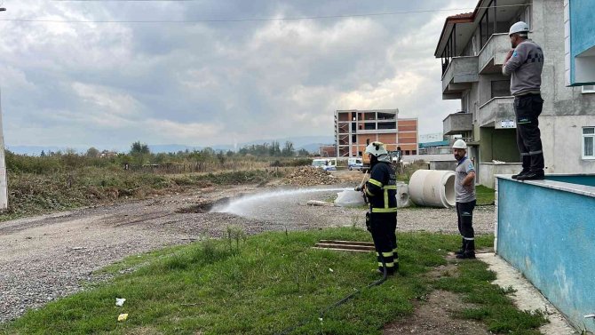 Düzce’de Doğal Gaz Boru Hattındaki Yangın Söndürüldü