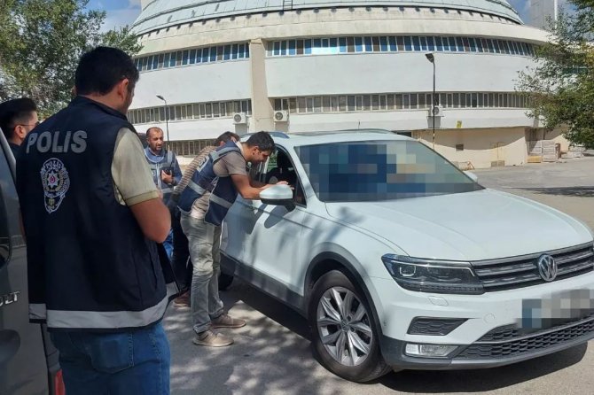 Erzincan’da Polis Ekipleri Tarafından Okul Çevrelerinde Denetimler Sürüyor