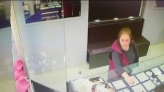 Ataşehir’de İş Arkadaşının Kolyesini Çalan Kadın Yakalandı