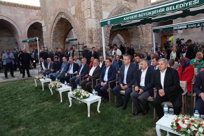 Valilik Ve Büyükşehir’den 790 Yıllık Tarihi Kervansarayda Muhteşem Konser