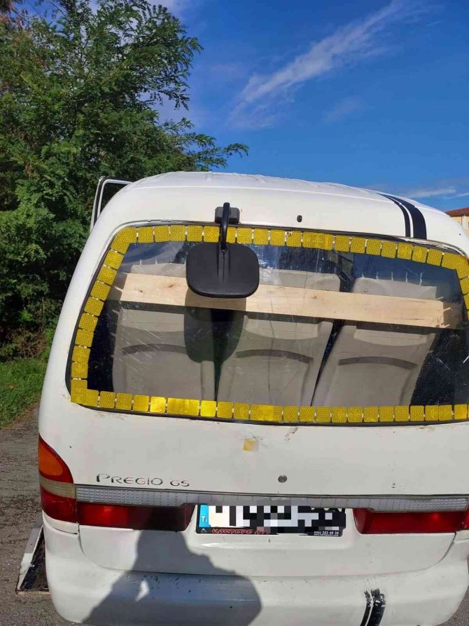 Kapalı Kasa Kamyonetle Öğrenci Taşıyan Ehliyetsiz Sürücüye 13 Bin Tl Ceza