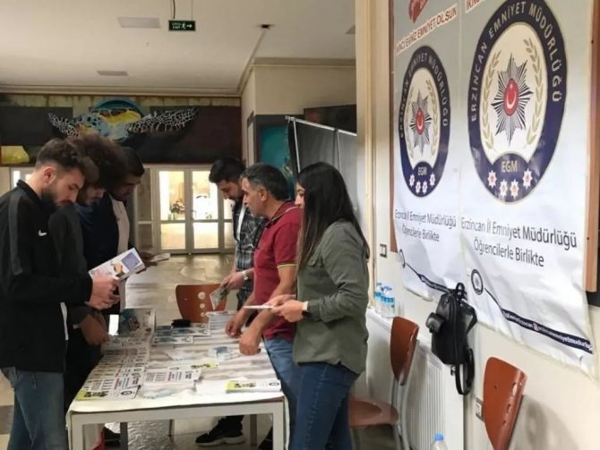 Polisten Üniversite Öğrencilerine Bilgilendirme