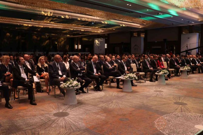 Bakan Nebati: “İ̇hracatımız Cumhuriyet Tarihimizin Rekorunu Kırdı”