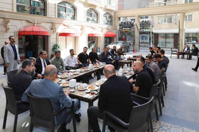 Başkan Vekili Aydın’dan Esnaf Ziyareti