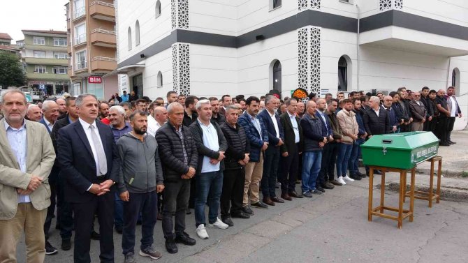 Asansörden Düşerek Ölen Yaşlı Adam Toprağa Verildi