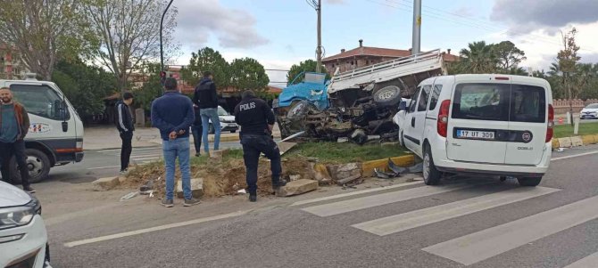 Balıkesir’de Trafik Kaza, Bir Polis Memuru Ağır Yaralı