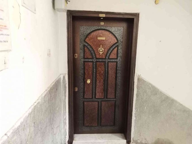 Eşini Ve Çocuğunu Öldüren Saldırgan Yakalanacağını Anlayınca İntihar Etti