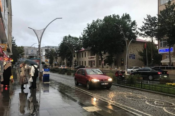 Bayburt’ta Kuvvetli Yağış Ve Fırtına Uyarısı