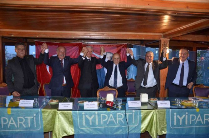 Eski Devlet Bakanı Bahattin Şeker İ̇yi̇ Parti’ye Geçti