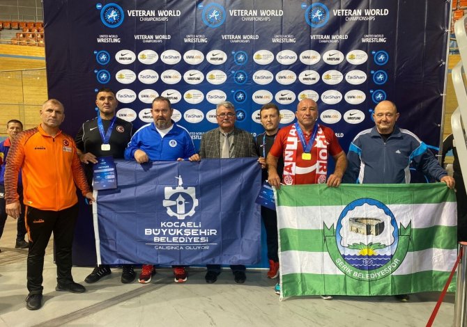 Kocaelili Veteran Güreşçiler Dünyanın Zirvesinde