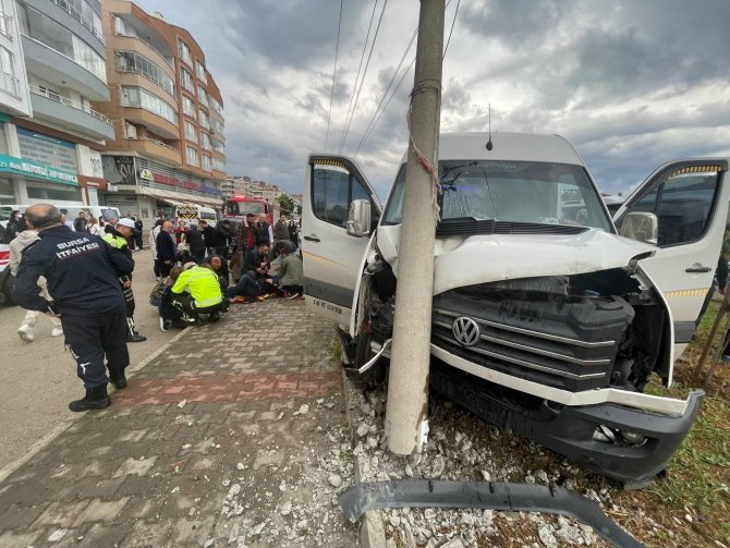 Bursa’da Servis Minibüsünde Can Pazarı...