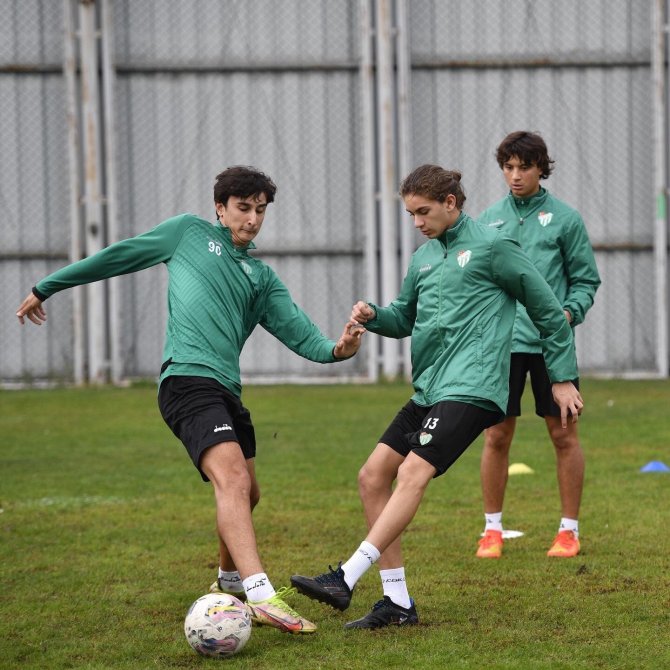 Tarsus İ̇dman Yurdu Maçı Hazırlıklarını Tamamlayan Bursaspor Tesislerde Kampa Girdi