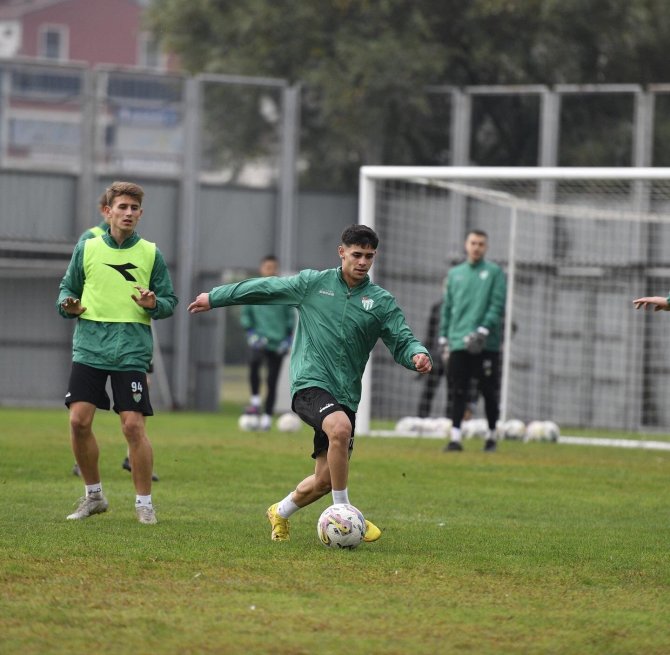 Tarsus İ̇dman Yurdu Maçı Hazırlıklarını Tamamlayan Bursaspor Tesislerde Kampa Girdi