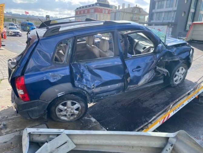 Büyükçekmece’de Servis Minibüsü Kazası Kamerada