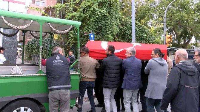 Usta Oyuncu İ̇smail İ̇ncekara Son Yolculuğuna Uğurlandı