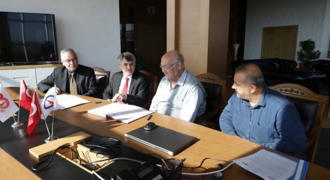 Çini Sanatçısı Üstünkaya, Çalışmalarını Dpü’de Sürdürecek