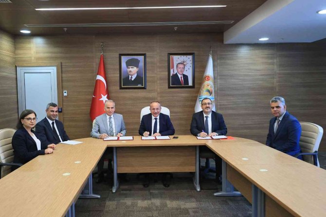 Denizlili Çiftçilere 18 Milyon Liralık Tohum Desteği