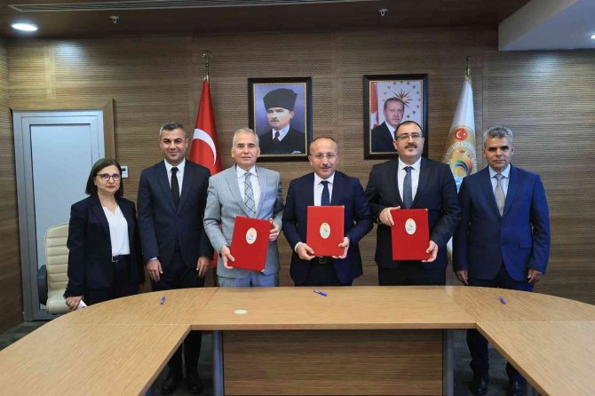 Denizlili Çiftçilere 18 Milyon Liralık Tohum Desteği