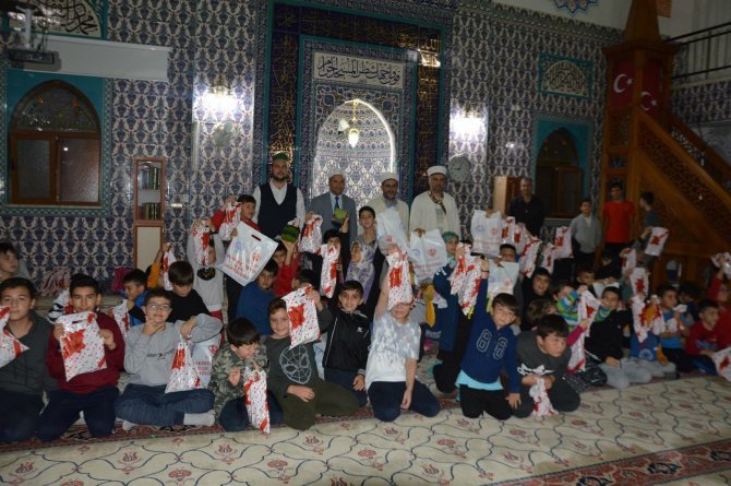 Denizli’de Mevlit Kandilinde Camiler Doldu