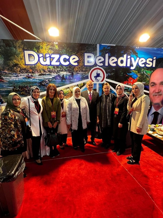 Özlü Ve Keşir Misafirleri Stantta Ağırladı
