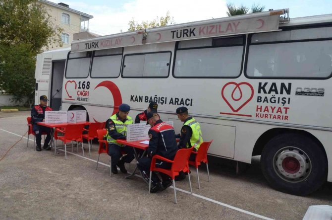 Esenköy’de Jandarmadan Kan Bağışı Kampanyasına Tam Destek