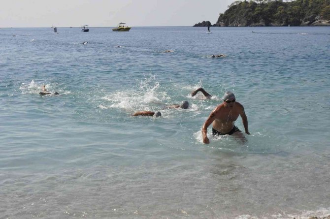 Fethiye’de 3. Spor Festivali Açık Su Yüzme Yarışı Yapıldı