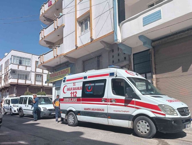 İ̇ki Aylık Bebeğini Bıçaklayarak Öldüren Anne Tutuklandı