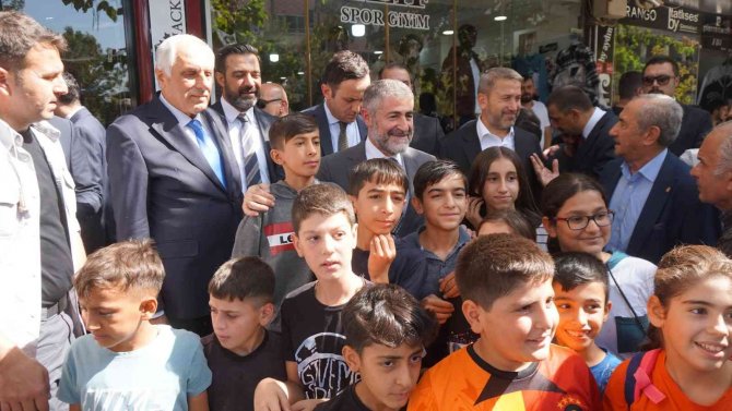 Bakan Nebati Siirt’te Esnafı Ziyaret Etti