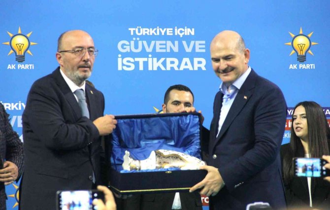 Bakan Soylu: "Talimatımdır, Uyuşturucu Satıcısını Bulduğunuz An Ayaklarını Kırın"