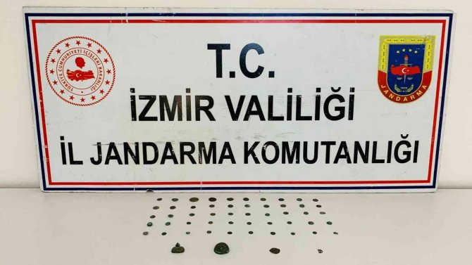 İ̇zmir’de 54 Adet Tarihi Eser Ele Geçirildi